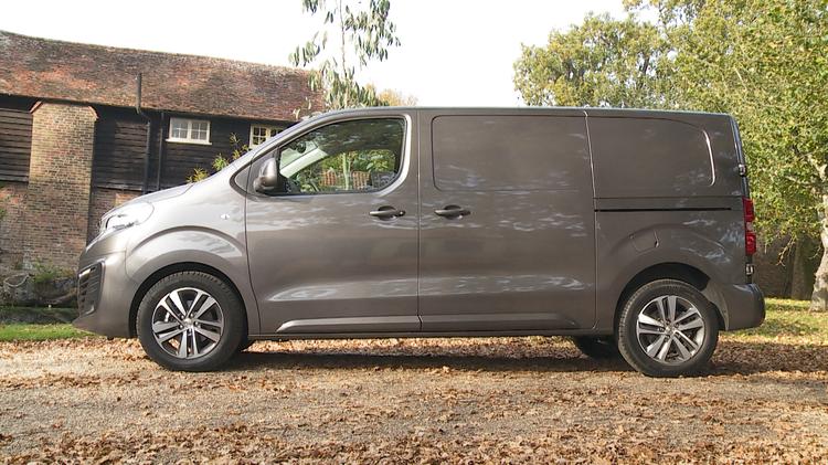 e_expert_l2_59796.jpg - 100kW 75kWh Asphalt Crew Van Auto