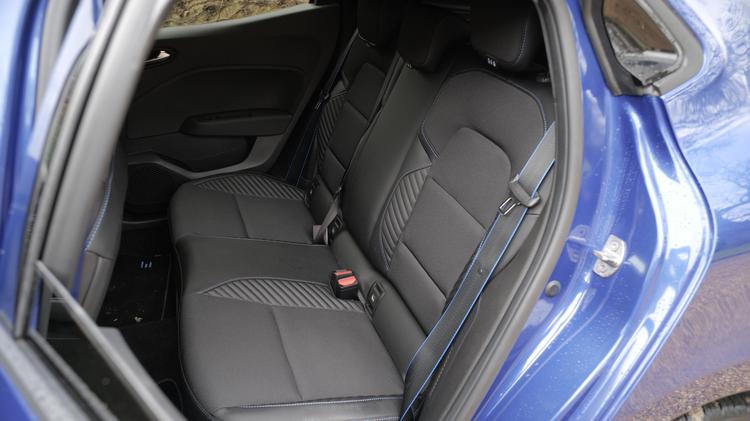 clio_hatchback_109692.jpg - 1.6 E-TECH full hybrid 145 Esprit Alpine 5dr Auto