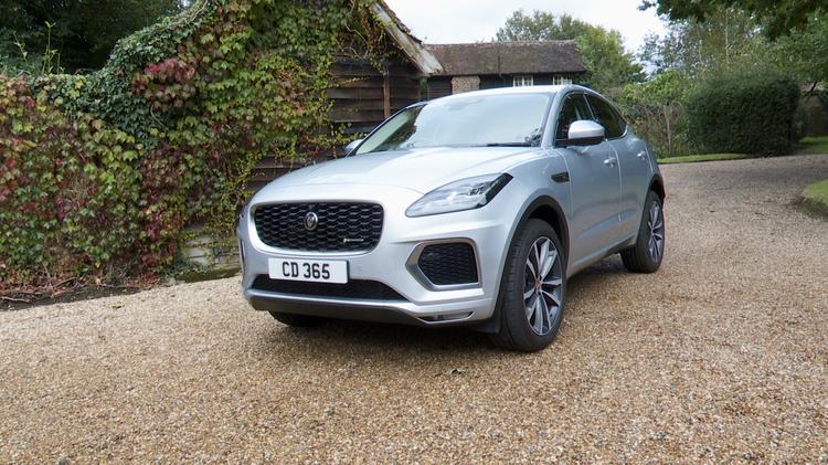 e_pace_estate_diesel_100683.jpg - 2.0 D200 R-Dynamic SE Black 5dr Auto