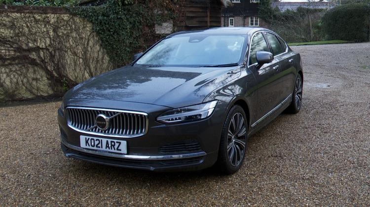 s90_saloon_99152.jpg - 2.0 T8 RC PHEV [455] Ultimate Dark 4dr AWD Auto