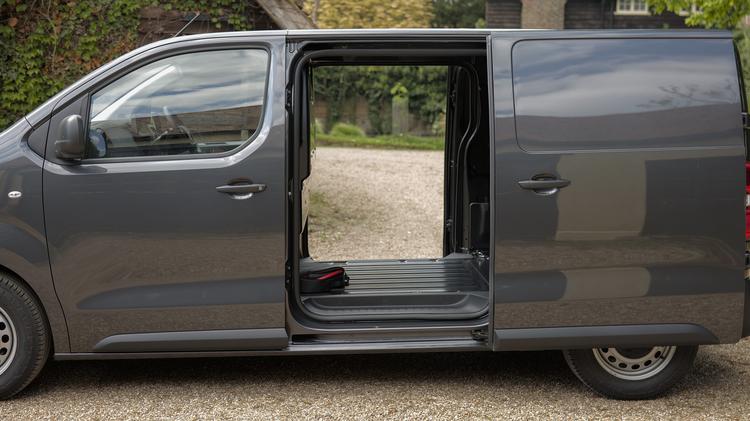 scudo_l1_special_edition_65081.jpg - 2.2 Multijet 180 Onyx Crew Van Auto
