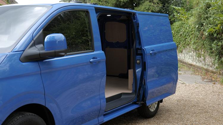 transporter_t30_lwb_diesel_63523.jpg - 2.0 TDI 110 Commerce Pro Van