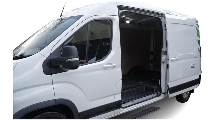 deliver_9_lwb_fwd_diesel_49863.jpg - 2.0 D20 150 Extra High Roof Van