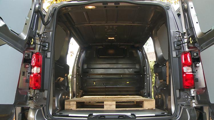 expert_l1_diesel_59801.jpg - 2.2 BlueHDi 150 Asphalt Van
