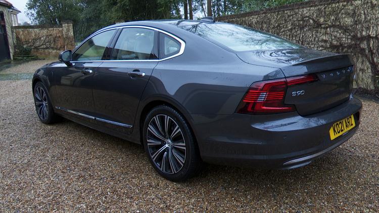 s90_saloon_99152.jpg - 2.0 T8 RC PHEV [455] Ultimate Dark 4dr AWD Auto