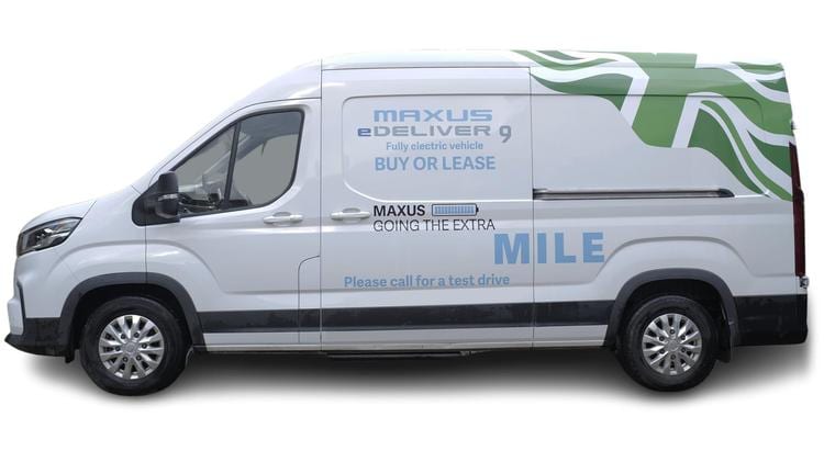 e_deliver_9_lwb_electric_fwd_50485.jpg - 150kW Extra High Roof Van 88.5kWh Auto