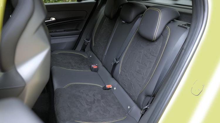 600e_electric_hatchback_114028.jpg - 175kW 54kWh 5dr Auto