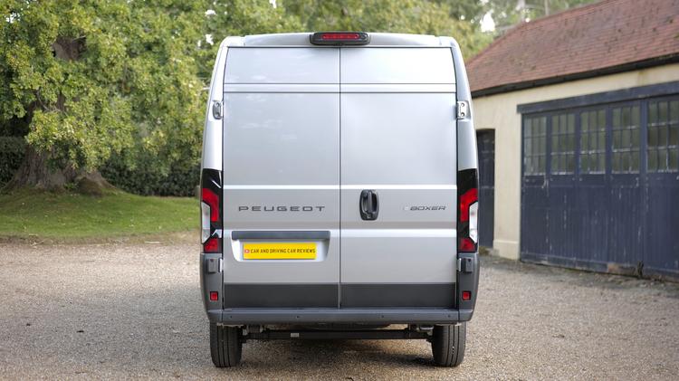 boxer_335_l2_diesel_59747.jpg - 2.2 BlueHDi 140 Chassis Cab Professional