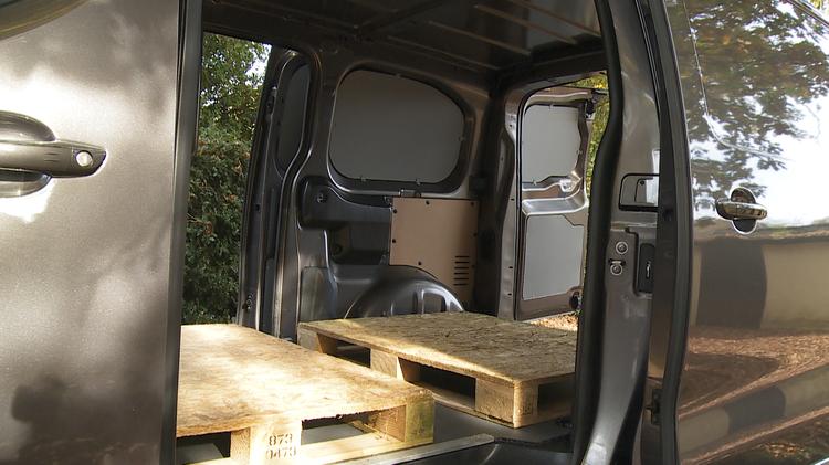 e_expert_l1_59791.jpg - 100kW 49kWh Professional Van Auto