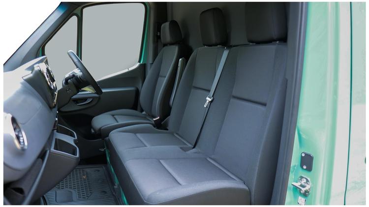 esprinter_320_l3_electric_rwd_62933.jpg - 150kW 81kWh Pro Chassis Cab Auto