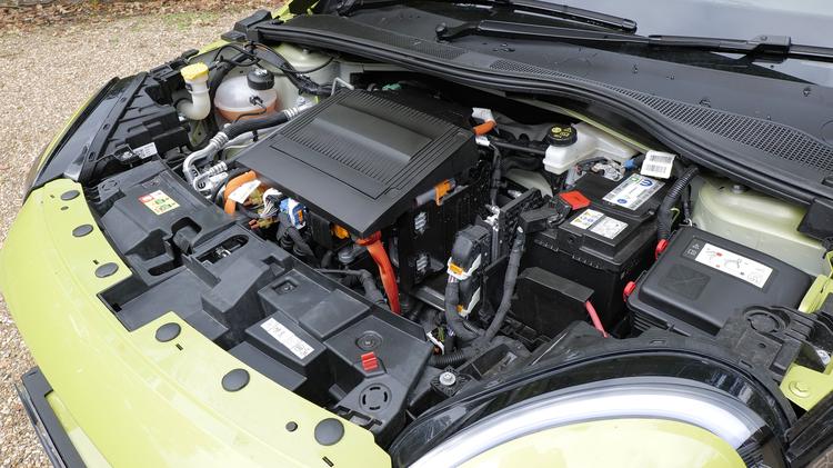 600e_electric_hatchback_114028.jpg - 175kW 54kWh 5dr Auto