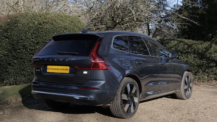 xc60_estate_103798.jpg - 2.0 B5P Ultimate Black Edition 5dr AWD Geartronic