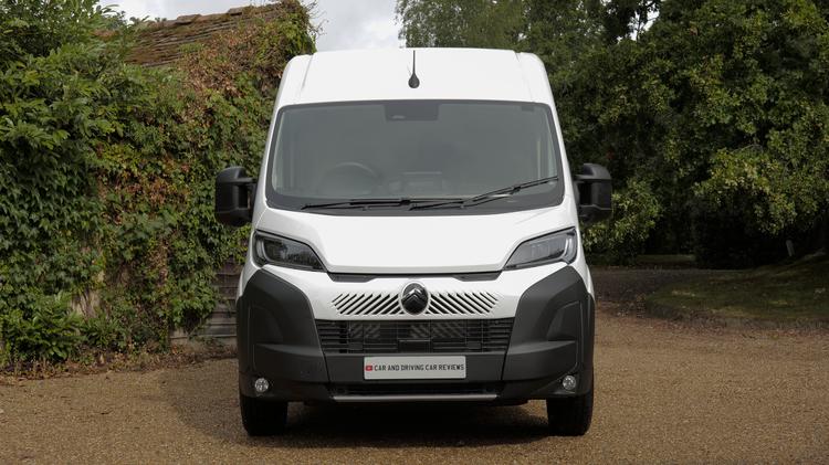 relay_35_l2_diesel_60019.jpg - 2.2 BlueHDi 140 Chassis Cab Enterprise