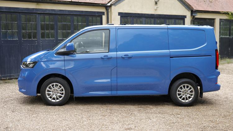 Transporter T32 Swb Electric