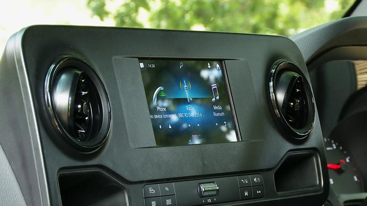 sprinter_317cdi_l2_rwd_diesel_61933.jpg - 3.5t Pro Dropside 9G-Tronic