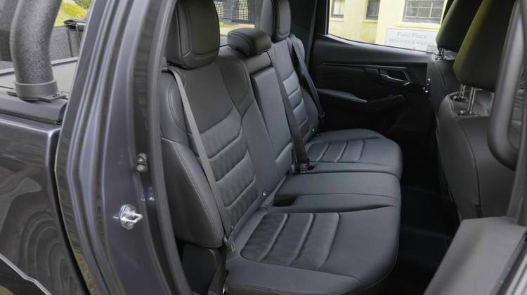 d_max_electric_64948.jpg - 140kW 67kWh eV-Cross Double Cab Pickup 4x4 Auto