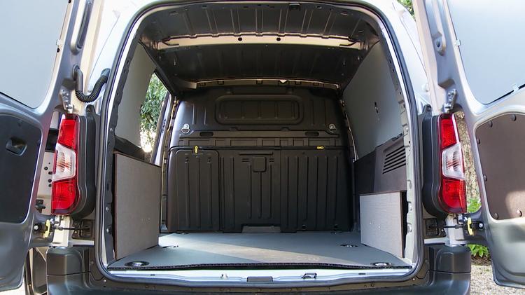 e_partner_standard_59789.jpg - 100kW 52kWh Professional Van Auto