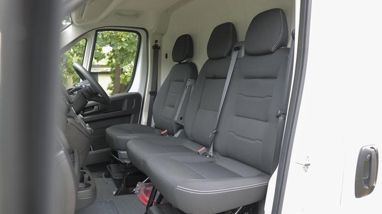 relay_35_heavy_l3_diesel_60022.jpg - 2.2 BlueHDi 140 Chassis Crew Cab Enterprise