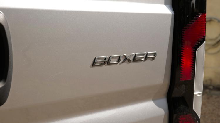 boxer_435_heavy_l4_diesel_59758.jpg - 2.2 BlueHDi 140 Dropside Professional