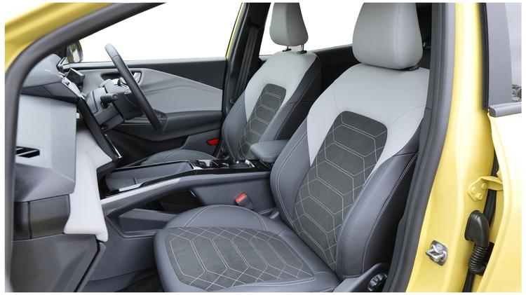 puma_gen_e_electric_hatchback_special_editions_115531.jpg - 123kW Sound Edition 43kWh 5dr Auto