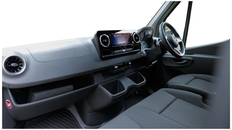 esprinter_320_l3_electric_rwd_62933.jpg - 150kW 81kWh Select Van Auto