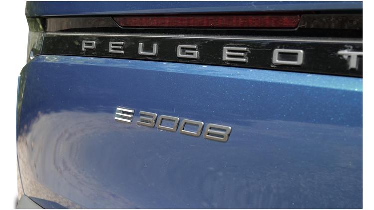 e_3008_electric_estate_special_edition_114784.jpg - 239kW Dual Motor 4WD Launch Edition 73kWh 5dr Auto
